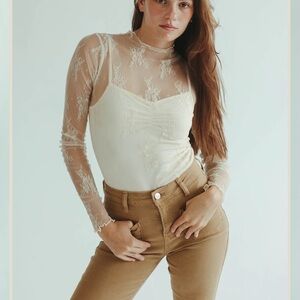 NWT Fitted Ivory Lace Top size Large